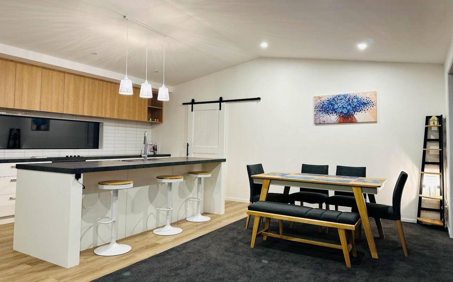 Holiday Home In Beautiful Те Анау Екстериор снимка